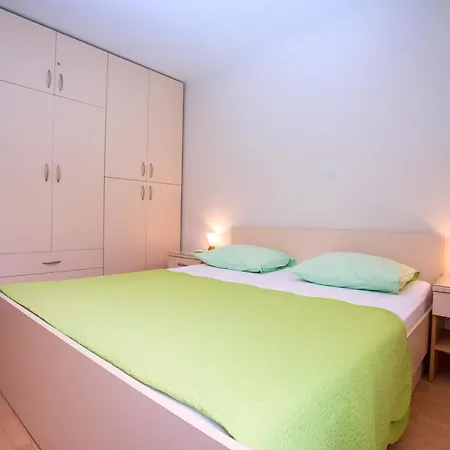 Apartment Ribnjak Seka Omis