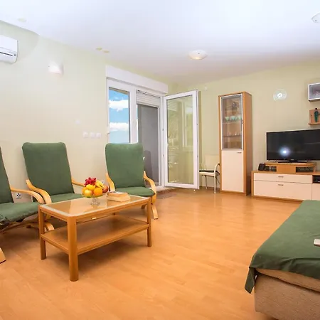 Ribnjak Seka Apartment Omis